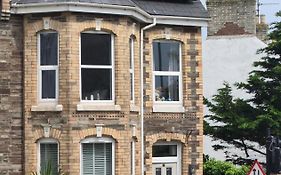 Styles & White Stays - Central Newquay